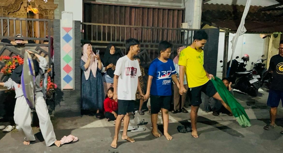 Sarung berantai-1